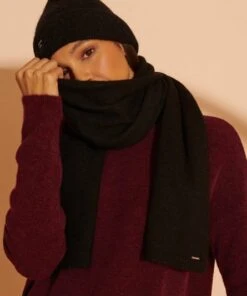 SUPERDRY Alpaca Blend Blanket Scarf Black -Superdry Studios upload9223368955665771490 1